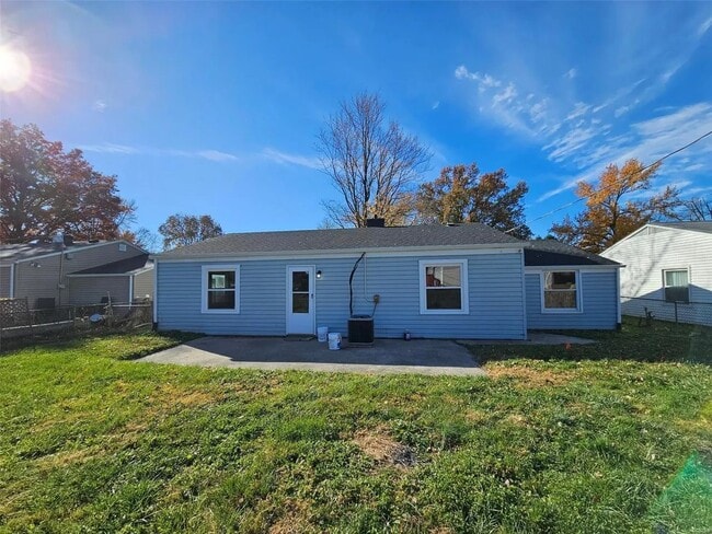 Photo - 28 Jamestown Dr