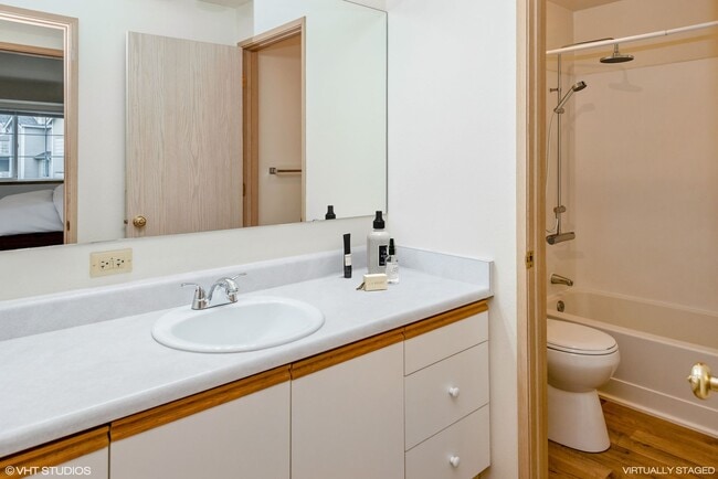 Photo - Landis Pointe