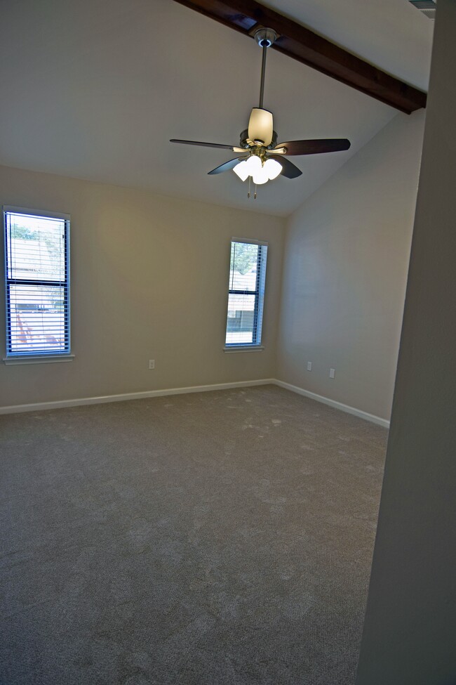 Photo - 217 Pineridge Ct Townhome