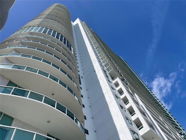 Building Photo - 1800 N Bayshore Dr Unit 2802 Rental