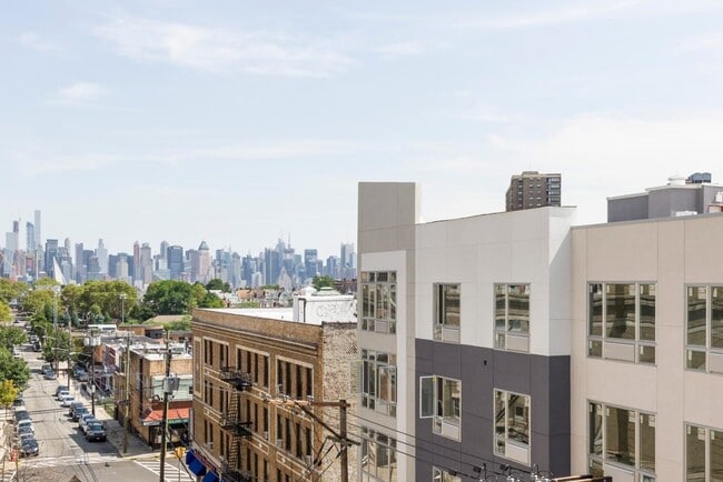 Building Photo - 318 54th St Unit 4k