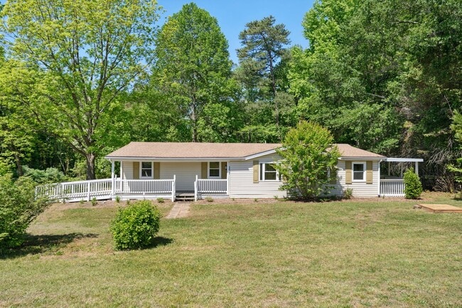 Building Photo - Beautifully Renovated 4 Bedroom 2 Bath in South Raleigh