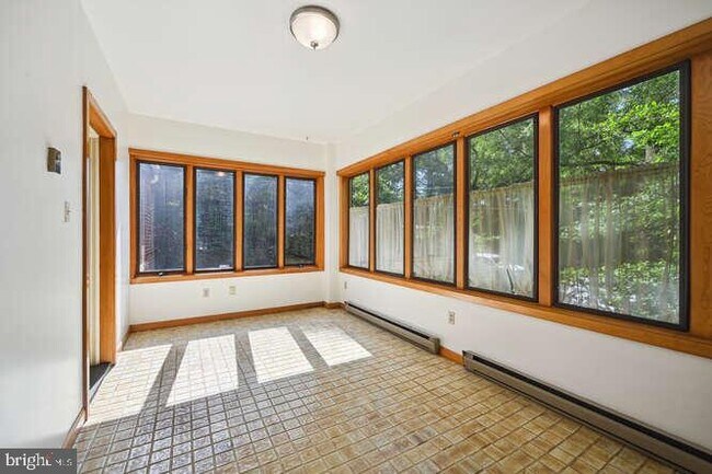 Building Photo - 5401 32nd St NW Rental