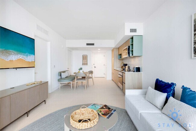 Building Photo - 601 NE 1st Ave Rental