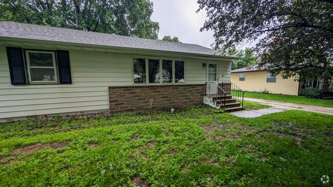 Building Photo - 607 Roiland St Rental