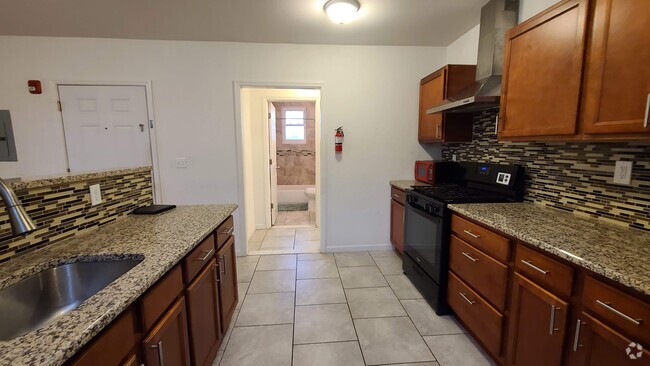 Building Photo - 3714 Kennedy Blvd Unit 3 Rental