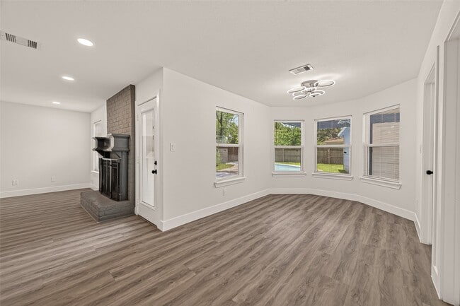 Photo - 10011 Pine Pass Dr