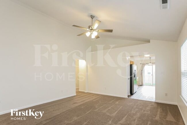 Photo - 467 Vernon Pl