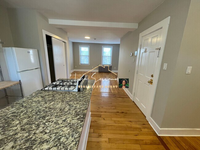 Photo - 39 Beacon St Unit 3