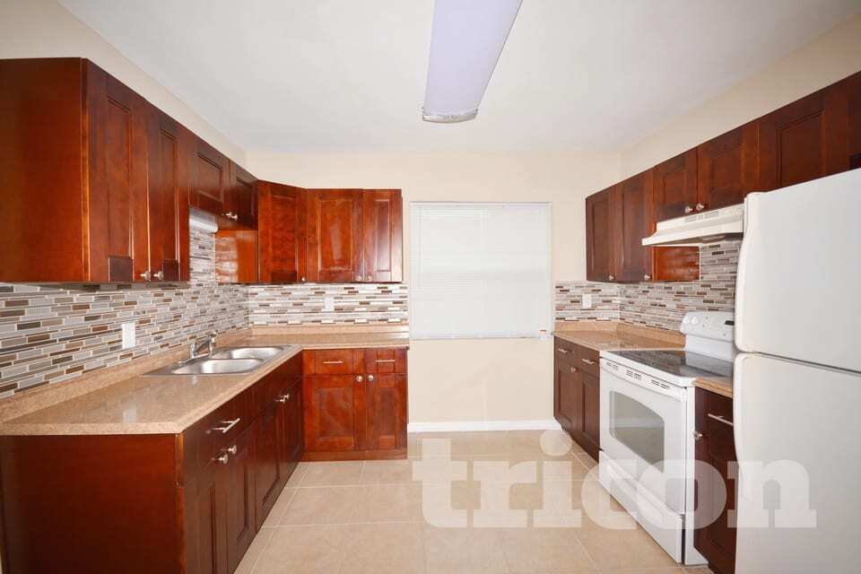 Photo - 1707 W Hanlon St