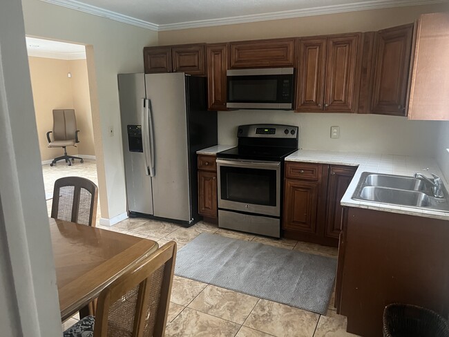 Building Photo - 4320 NW 5th Pl Rental