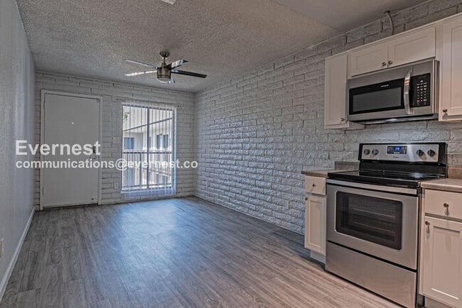 Photo - 1014 S Farmer Ave Unidad 12