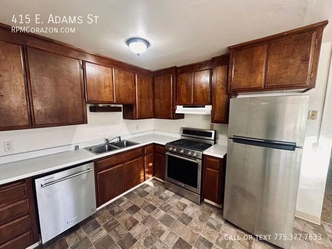 Photo - 415 E Adams St