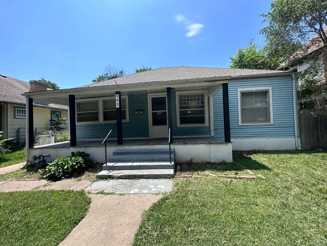 $1095 - 3 bed 1 bath - Single Family Home - $1095 - 3 bed 1 bath - Single Family Home