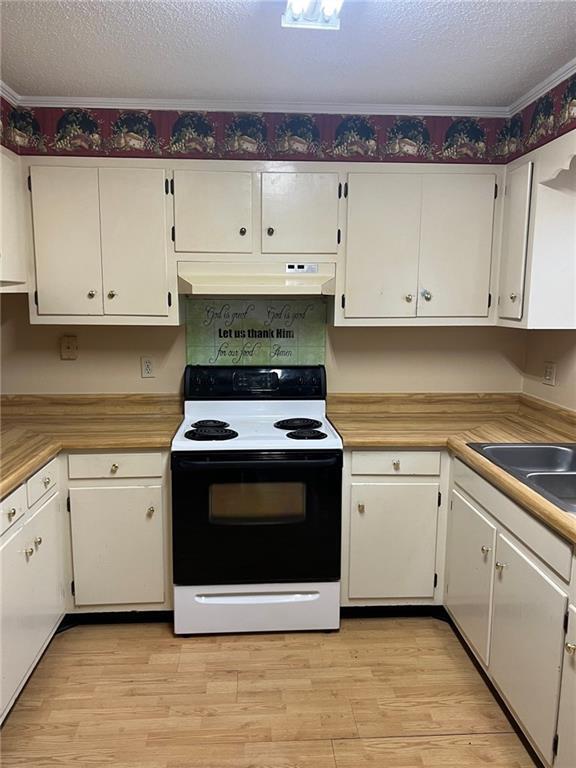 Photo - 4861 Woodcliff Dr N