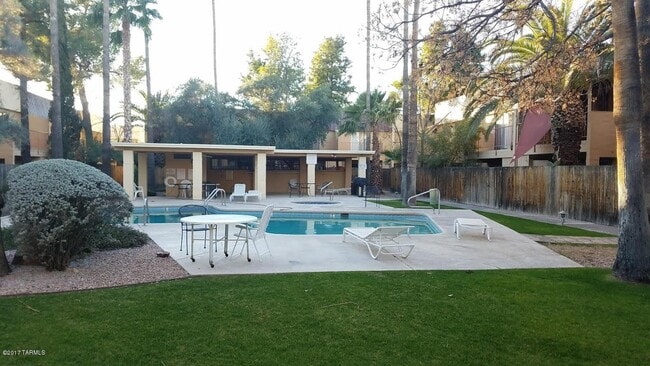 Photo - 1337 E Fort Lowell Rd Unit B