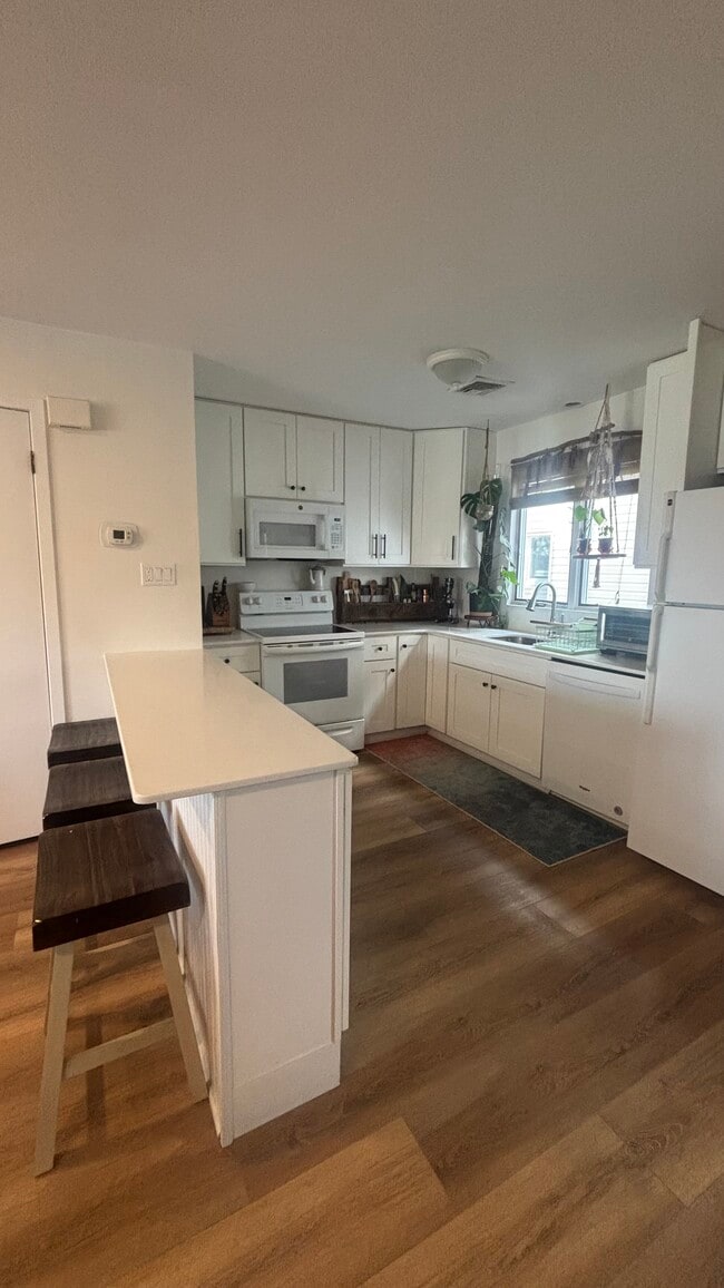 Photo - 4000 Bayshore Ave