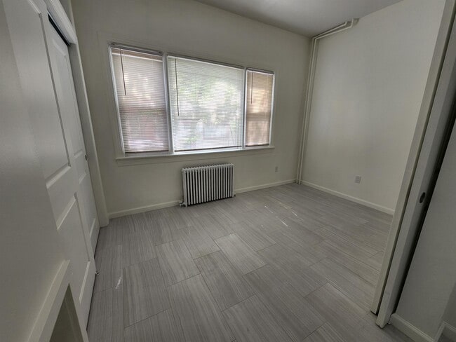 6109 Jackson St Unit 1F