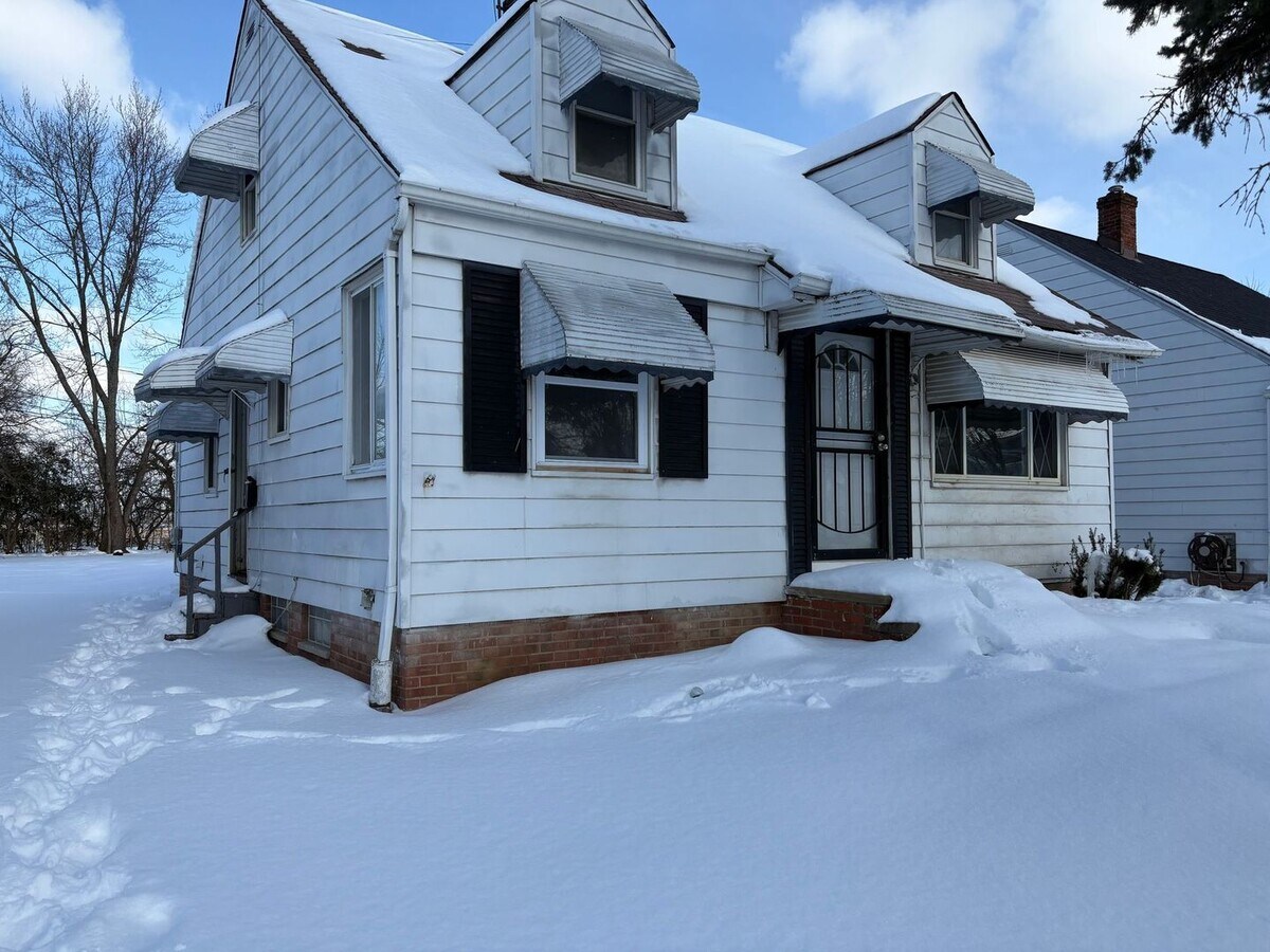 Photo - 15305 Benhoff Dr