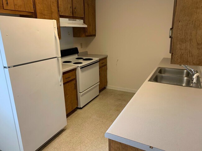 Photo - PRE-LEASING FOR AUGUST 2026!