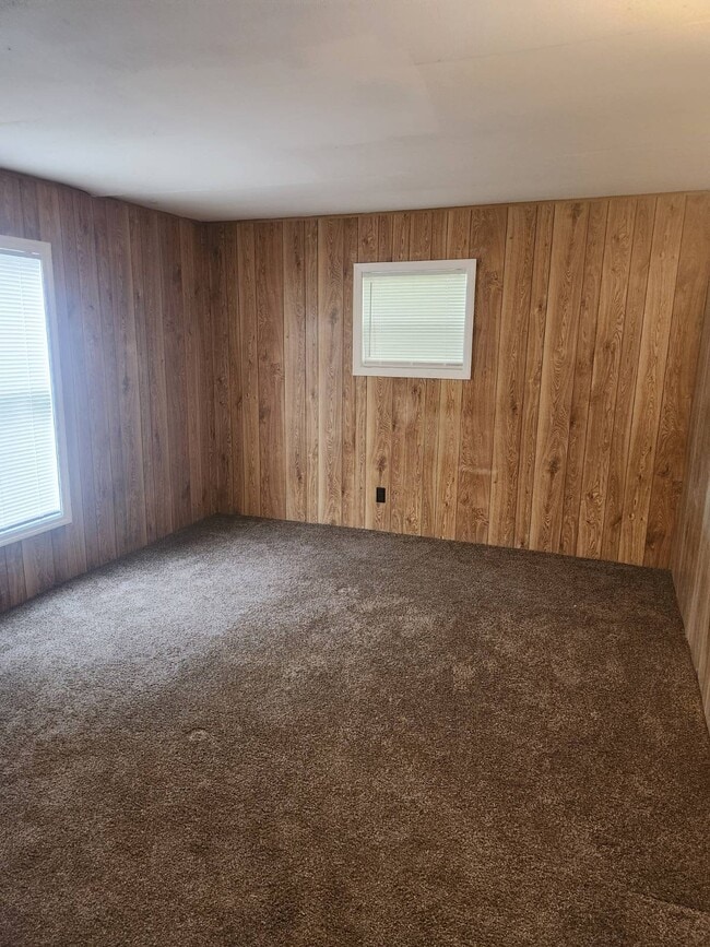 Building Photo - 327 Becky Ln