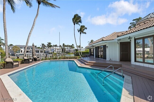 Building Photo - 989 Admiralty Parade Rental