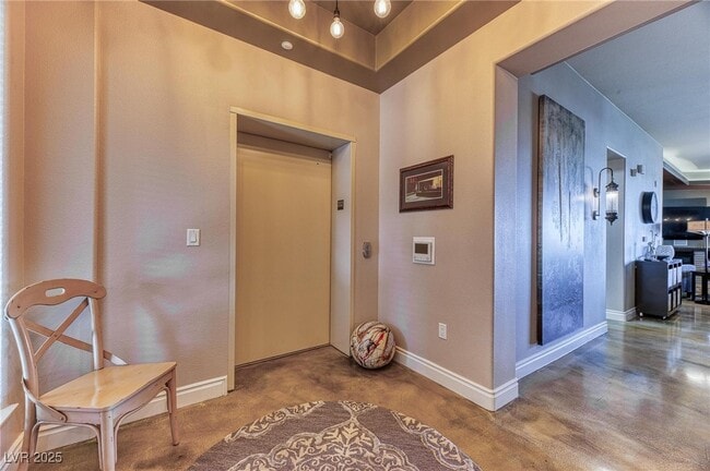Building Photo - 9216 Tesoras Dr Unit 202 Rental