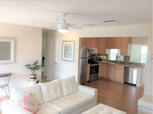 Building Photo - 123 SW 13th St