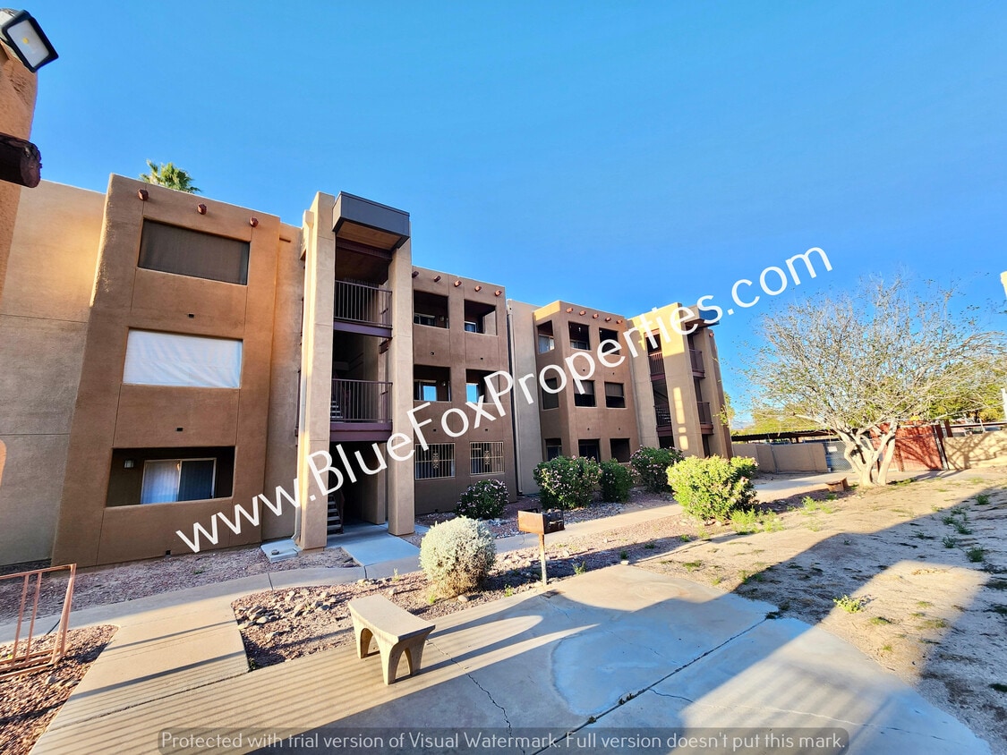 Photo - 1810 E Blacklidge Dr-215