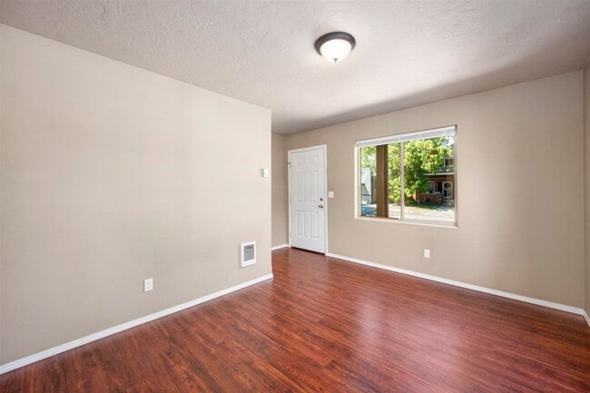 Photo - W Shannon Duplex Unit C