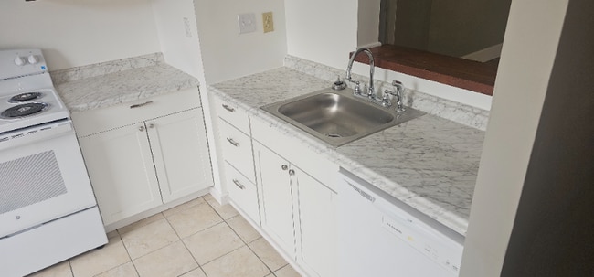 Building Photo - 6312 Corbly Rd Rental