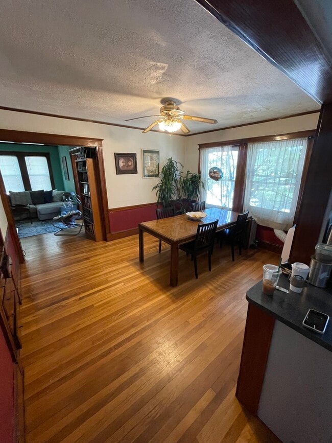 Building Photo - 44 Augustus Ave Unit 44 Augustus Ave Apt. #1