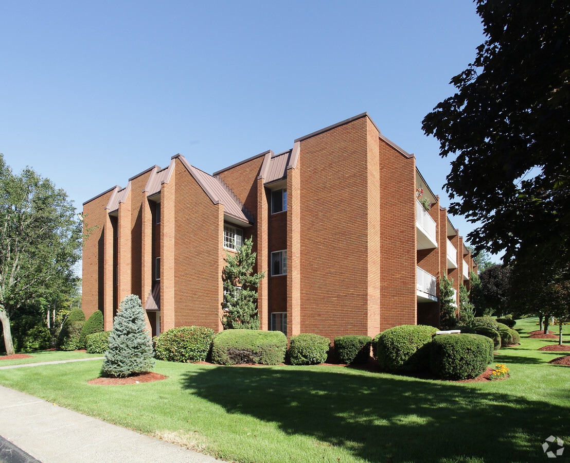 Photo - Diplomat Apartments