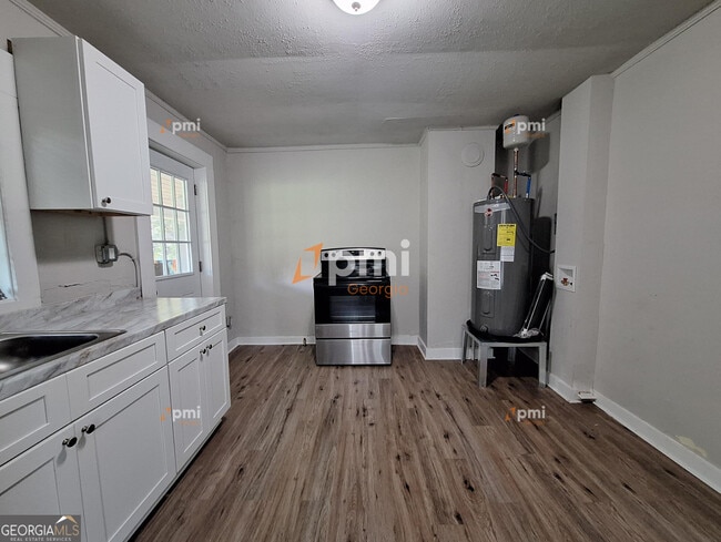 Photo - 130 Irwin St