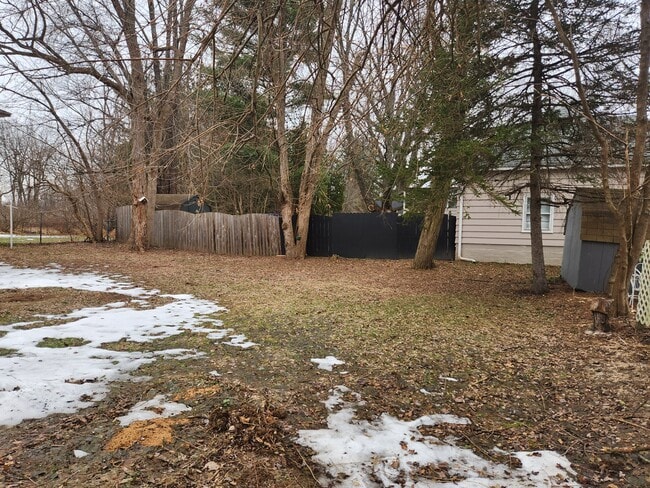 Photo - 437 Church St