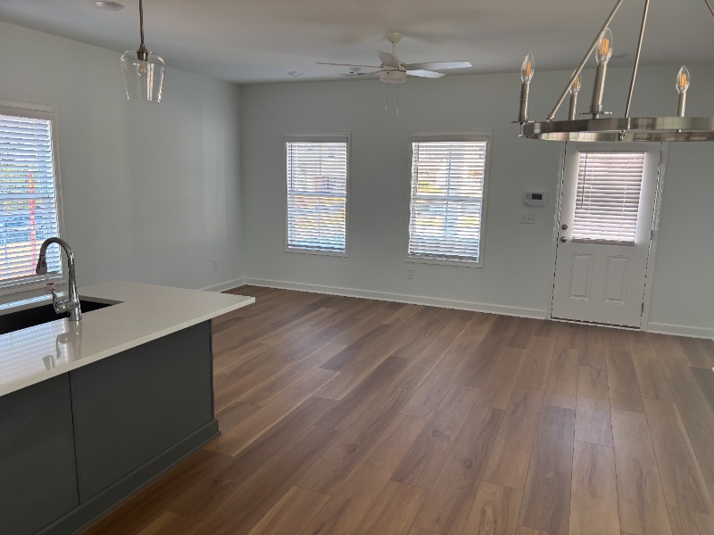 Photo - 194 Summit Ave SE