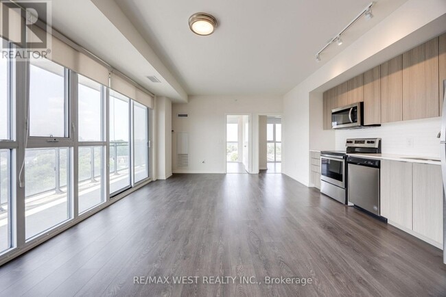 Photo - 3237 Bayview Ave Unit 902