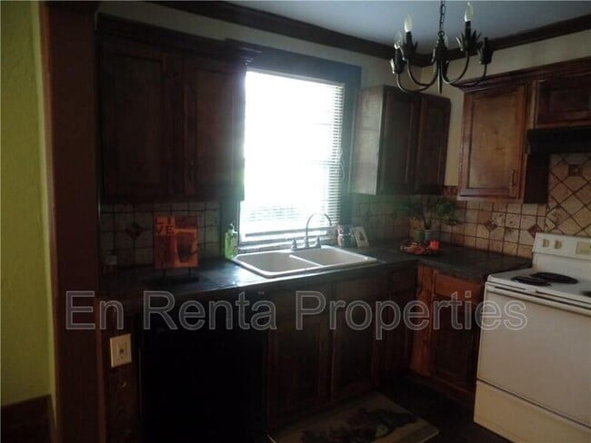 Photo - 1925 St Louis Ave