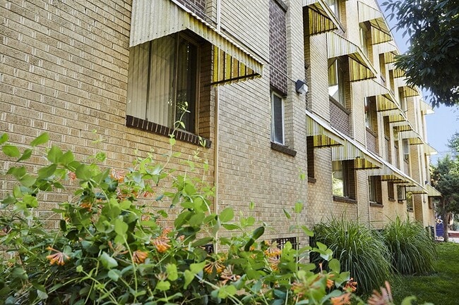 Skylark Apartments