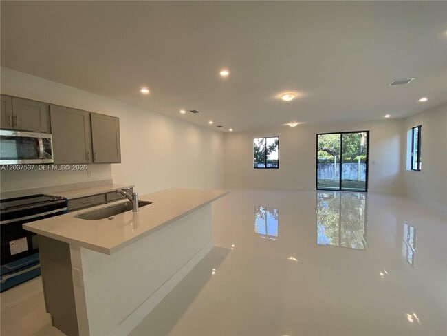 Photo - 2402 SW 145th Pl