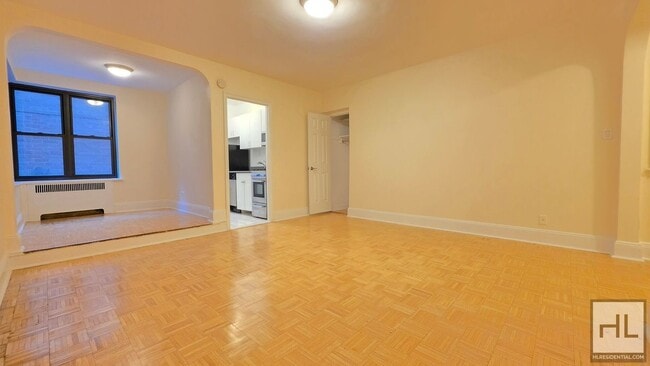 Spacious First-Floor Studio with Separate Alcove in Gramercy