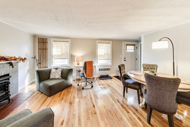 Photo - 40 Dunster Ln