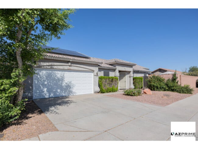 Building Photo - Exceptional 3/2 Phoenix House- Spacious 3 Bed Retreat!