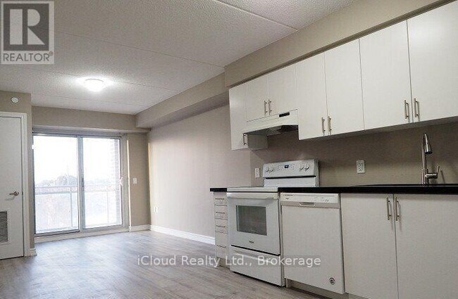 Photo - 716 Main St E Unit 312