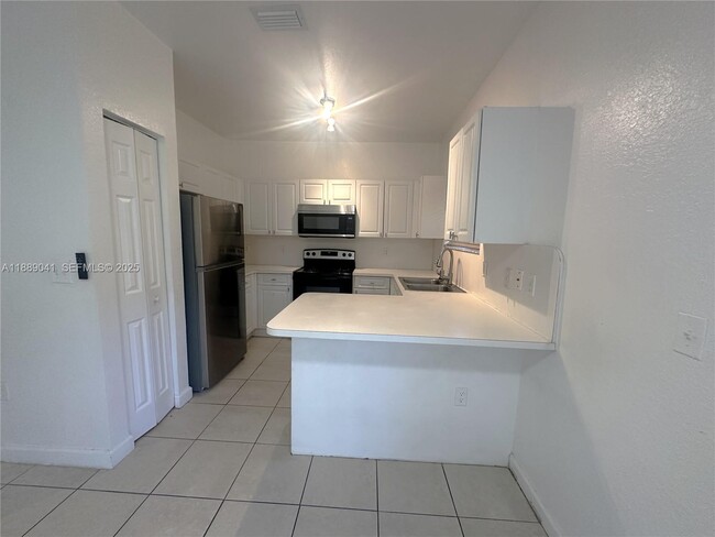 Photo - 2731 NE 3rd Dr Unit 101