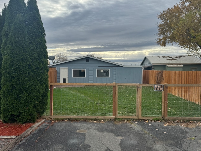 Photo - 9441 Maple Dr NE