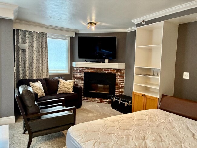 Photo - 310 Iron Horse Way