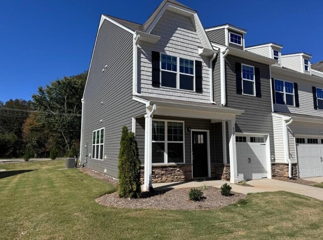 Photo - 824 Pryor St