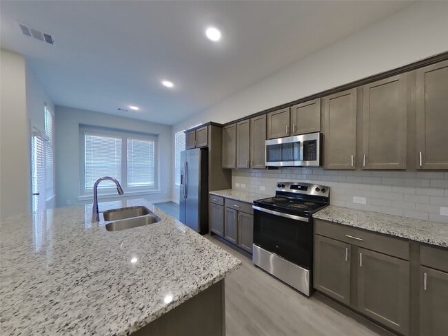 Photo - 2415 Cohorn Trl