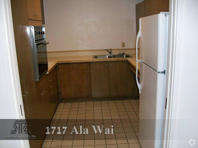 Building Photo - 1717 Ala Wai Blvd Rental